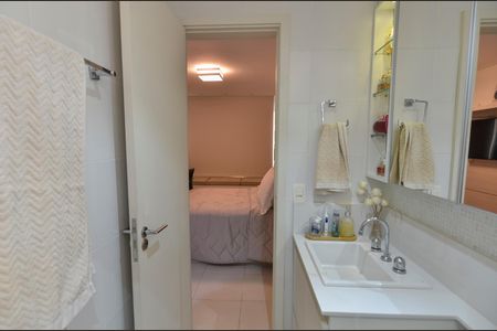 Apartamento à venda com 76m², 2 quartos e 1 vagaBanheiro da Suíte