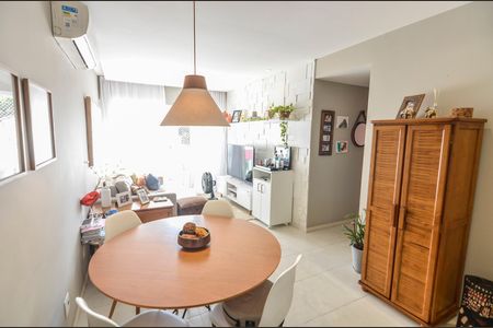 Sala de apartamento à venda com 2 quartos, 76m² em Tijuca, Rio de Janeiro