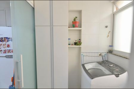 Apartamento à venda com 76m², 2 quartos e 1 vagaÁrea de Serviço