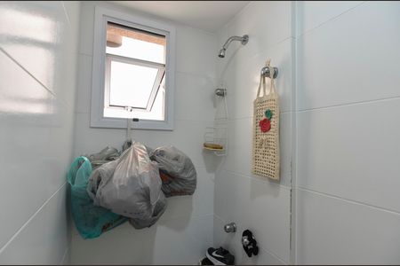 Apartamento à venda com 76m², 2 quartos e 1 vagaBanheiro de Serviço