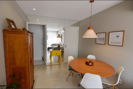 Apartamento à venda com 76m², 2 quartos e 1 vagaSala