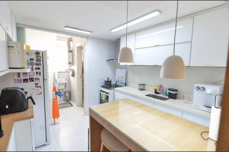 Apartamento à venda com 76m², 2 quartos e 1 vagaCozinha