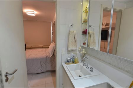 Apartamento à venda com 76m², 2 quartos e 1 vagaBanheiro da Suíte