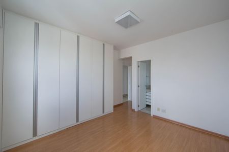 Apartamento à venda com 116m², 4 quartos e 4 vagasQUARTO2
