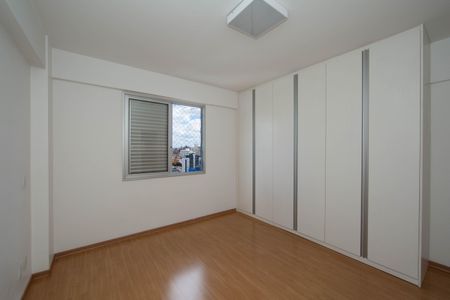Apartamento à venda com 116m², 4 quartos e 4 vagasQUARTO2