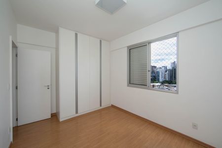 Apartamento à venda com 116m², 4 quartos e 4 vagasQUARTO3