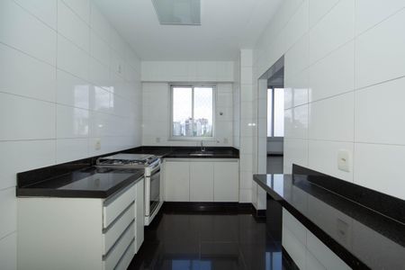 Apartamento à venda com 116m², 4 quartos e 4 vagasCOZINHA