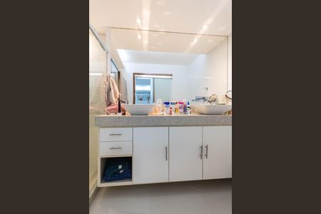 Apartamento à venda com 110m², 3 quartos e 2 vagasBanheiro Suíte