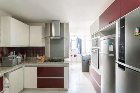 Apartamento à venda com 110m², 3 quartos e 2 vagasCozinha 