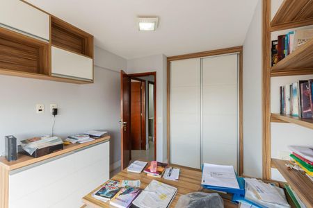 Apartamento à venda com 110m², 3 quartos e 2 vagasQuarto 2