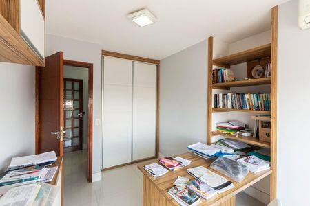 Apartamento à venda com 110m², 3 quartos e 2 vagasQuarto 2