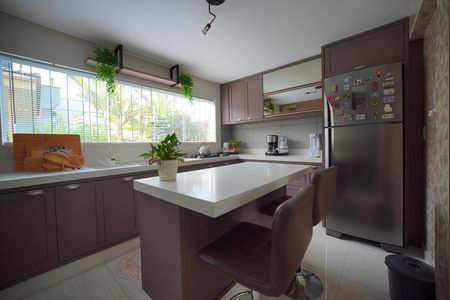 Casa para alugar com 800m², 5 quartos e 5 vagasCozinha