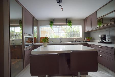 Casa para alugar com 800m², 5 quartos e 5 vagasCozinha