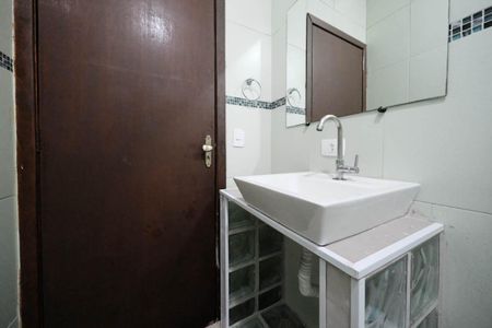 Casa para alugar com 60m², 2 quartos e sem vagaBanheiro