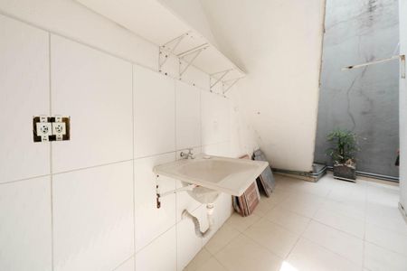 Casa para alugar com 60m², 2 quartos e sem vagaÁrea externa