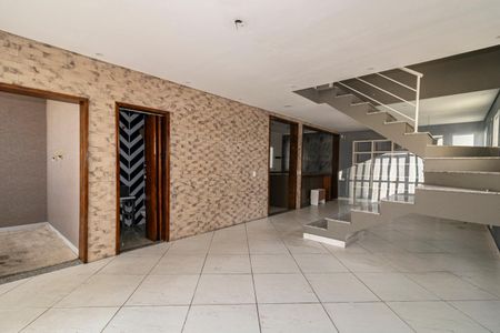 Casa de condomínio para alugar com 230m², 3 quartos e 4 vagasSala
