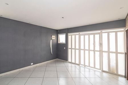 Casa de condomínio para alugar com 230m², 3 quartos e 4 vagasSala