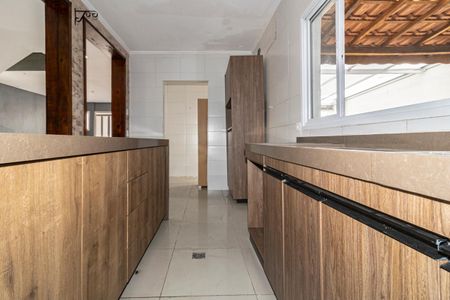 Casa de condomínio para alugar com 230m², 3 quartos e 4 vagasCozinha