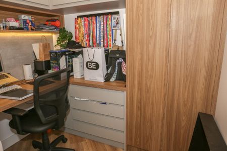 Apartamento à venda com 94m², 2 quartos e 2 vagas Apartamento à venda com 94m², 2 quartos e 2 vagasEscritório