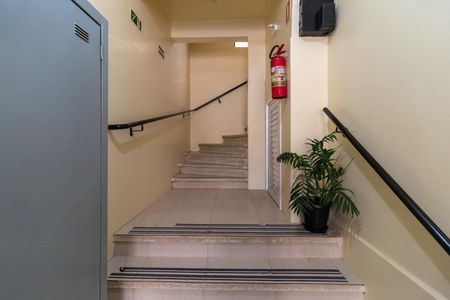 Apartamento à venda com 44m², 1 quarto e sem vagaEscada