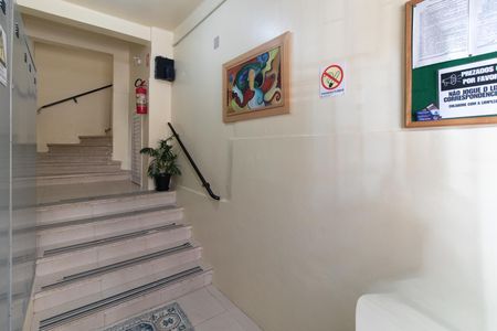 Apartamento à venda com 44m², 1 quarto e sem vagaEscada