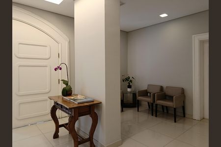 Apartamento à venda com 143m², 2 quartos e 3 vagasHall social
