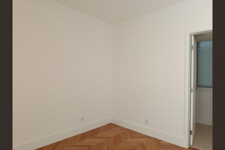 Apartamento à venda com 143m², 2 quartos e 3 vagasSuíte 2