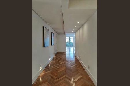 Corredor de apartamento à venda com 2 quartos, 143m² em Cerqueira César, São Paulo