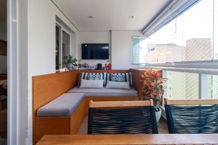 Apartamento à venda com 127m², 3 quartos e 3 vagas Apartamento à venda com 127m², 3 quartos e 3 vagasVaranda