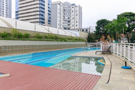 Apartamento à venda com 127m², 3 quartos e 3 vagas Apartamento à venda com 127m², 3 quartos e 3 vagasPiscina