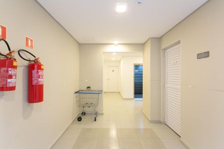 Apartamento para alugar com 32m², 2 quartos e sem vaga Apartamento para alugar com 32m², 2 quartos e sem vagaHall Social