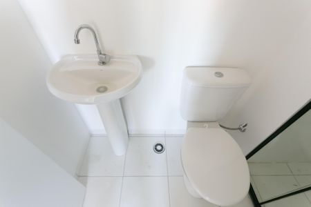 Apartamento para alugar com 32m², 2 quartos e sem vaga Apartamento para alugar com 32m², 2 quartos e sem vagaBanheiro