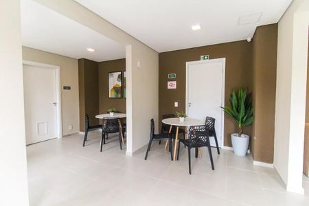 Apartamento para alugar com 32m², 2 quartos e sem vaga Apartamento para alugar com 32m², 2 quartos e sem vagaÁrea comum - Salão de festas