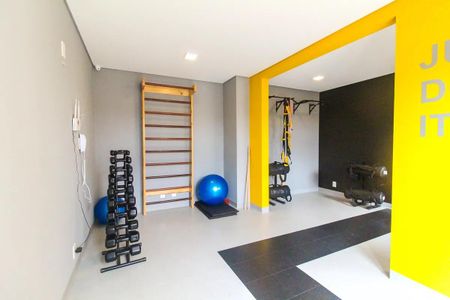 Apartamento para alugar com 32m², 2 quartos e sem vaga Apartamento para alugar com 32m², 2 quartos e sem vagaÁrea comum - Academia