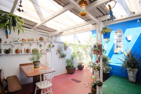 Casa à venda com 139m², 4 quartos e 2 vagasQuintal