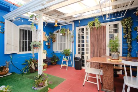 Casa à venda com 139m², 4 quartos e 2 vagasQuintal