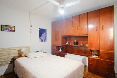 Casa à venda com 139m², 4 quartos e 2 vagasSuíte