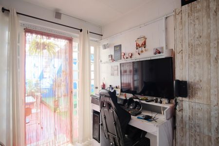 Casa à venda com 139m², 4 quartos e 2 vagasEscritório