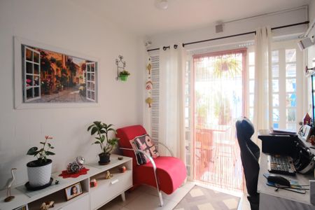 Casa à venda com 139m², 4 quartos e 2 vagasEscritório