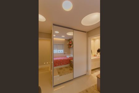 Apartamento à venda com 198m², 3 quartos e 4 vagasSuíte 1