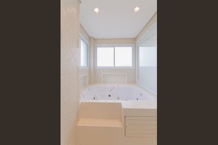 Apartamento à venda com 198m², 3 quartos e 4 vagasBanheiro da Suíte 2