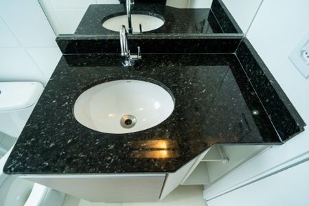 Apartamento para alugar com 55m², 2 quartos e 2 vagas Apartamento para alugar com 55m², 2 quartos e 2 vagasBanheiro