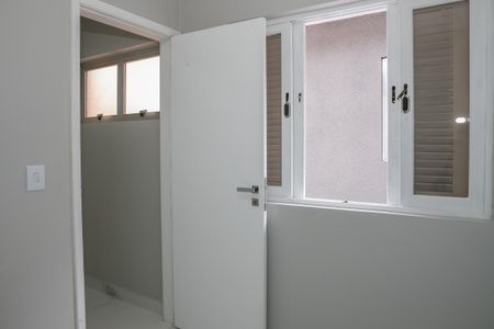 Casa para alugar com 180m², 4 quartos e 2 vagasQuarto e Banheiro de Serviço