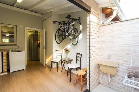 Casa de condomínio à venda com 105m², 2 quartos e 2 vagasÁrea de Serviço