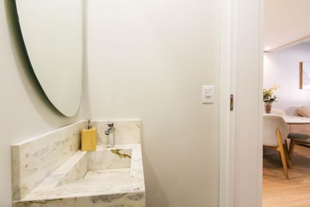 Casa de condomínio à venda com 105m², 2 quartos e 2 vagasLavabo