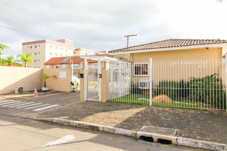 Casa de condomínio à venda com 105m², 2 quartos e 2 vagas Casa de condomínio à venda com 105m², 2 quartos e 2 vagasFachada e portaria