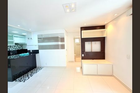 Cozinha de apartamento para alugar com 2 quartos, 64m² em Jardim Aeroporto, São Paulo