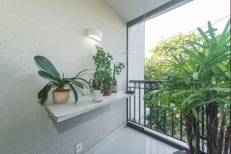 Apartamento à venda com 64m², 2 quartos e 1 vaga Apartamento à venda com 64m², 2 quartos e 1 vagaVaranda
