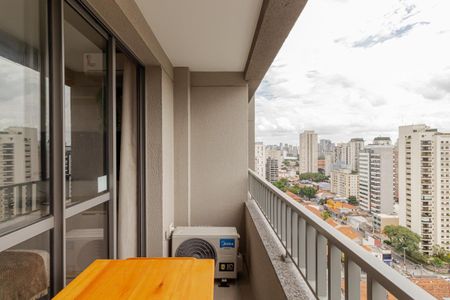 Studio para alugar com 27m², 1 quarto e sem vaga Studio para alugar com 27m², 1 quarto e sem vagaSacada
