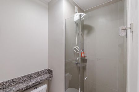 Banheiro de kitnet/studio para alugar com 1 quarto, 27m² em Vila Olímpia, São Paulo